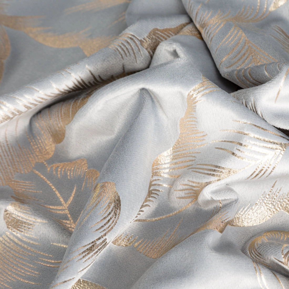 Záves 140x250 cm zamatový strieborný šampanský na kovové krúžky MILENA