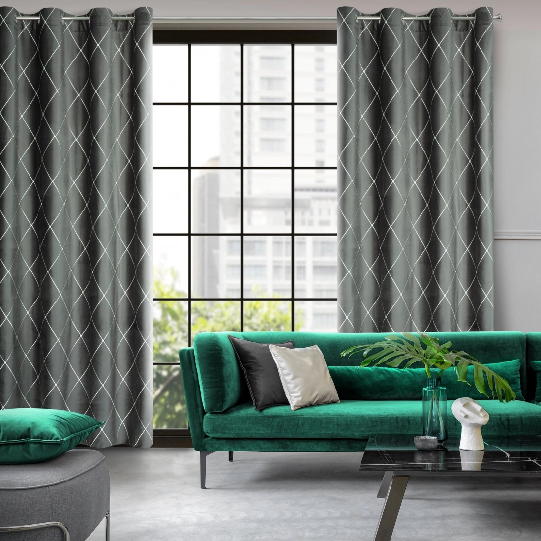 Záves 140x250 cm zamatový svetlosivý a strieborný na kovové krúžky MARGO Pierre Cardin