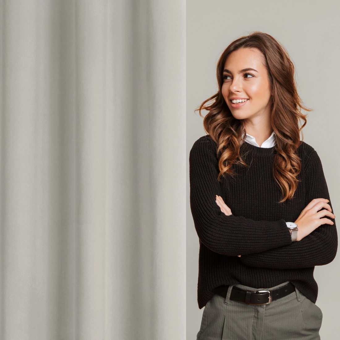 Sametový závěs 140x250 cm tmavě béžový na kovové kroužky NITA