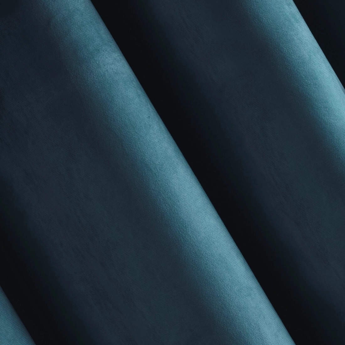 Sametový závěs 140x250 cm tmavě modrý na kovové kroužky PIERRE