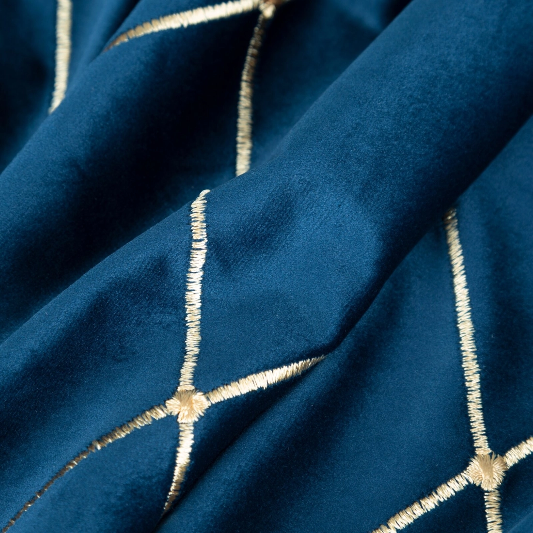 Záves 140x250 cm zamatový tmavomodrý zlatý na kovové krúžky MARGO Pierre Cardin