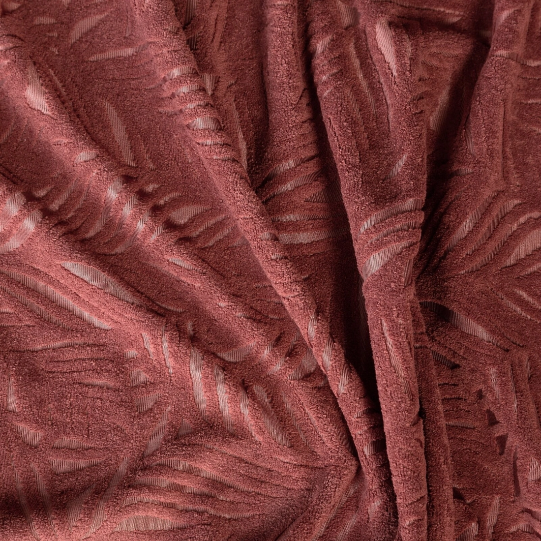 Záves 140x250 cm zamatový tmavoružový na kovové krúžky OCTAVIA