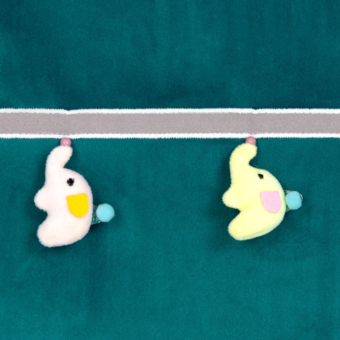 Záves 140x250 cm zamatový tmavotyrkysový na kovové krúžky KIDS