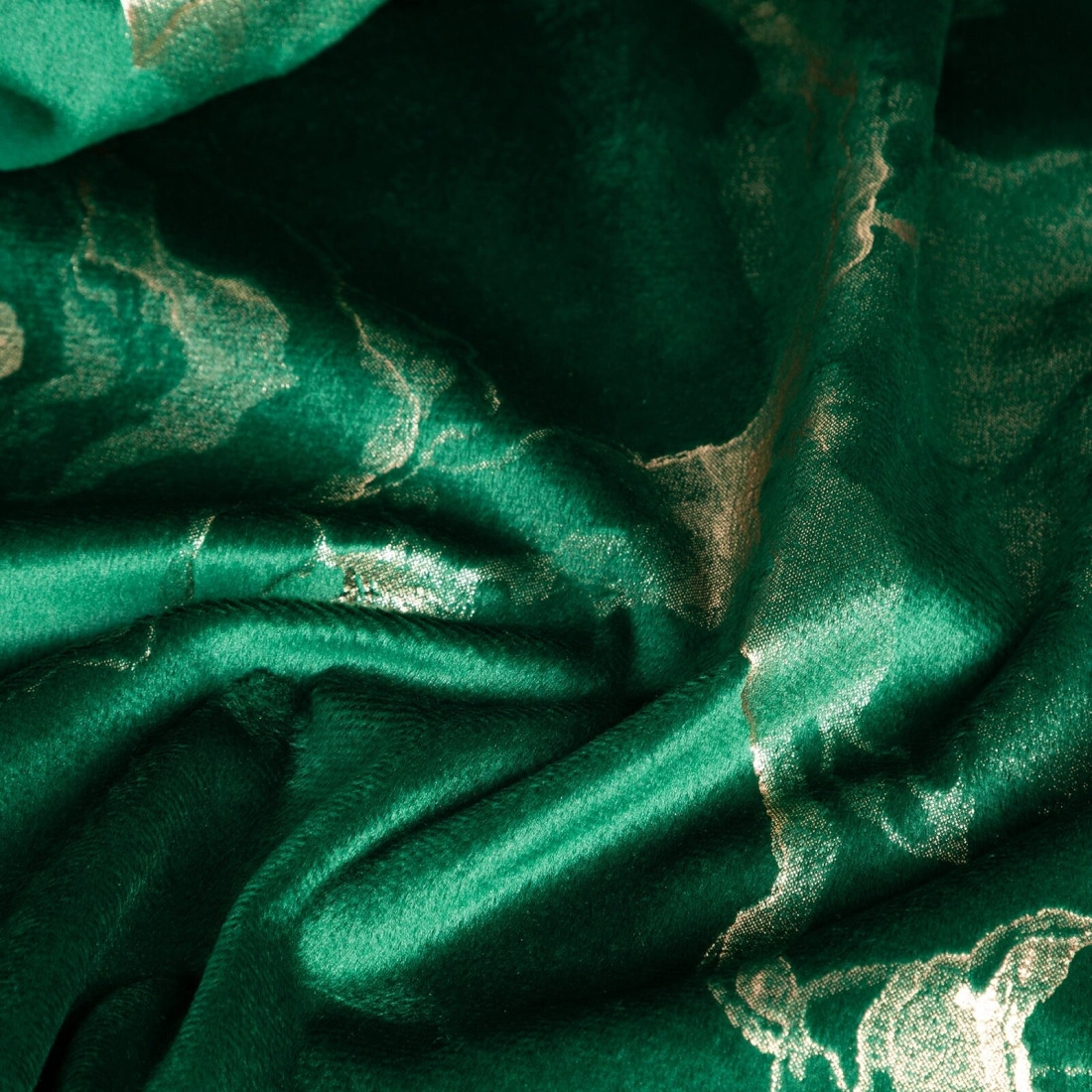 Závěs 140x250 cm sametový tmavě zelený šampaňský na kovové kroužky RAJA