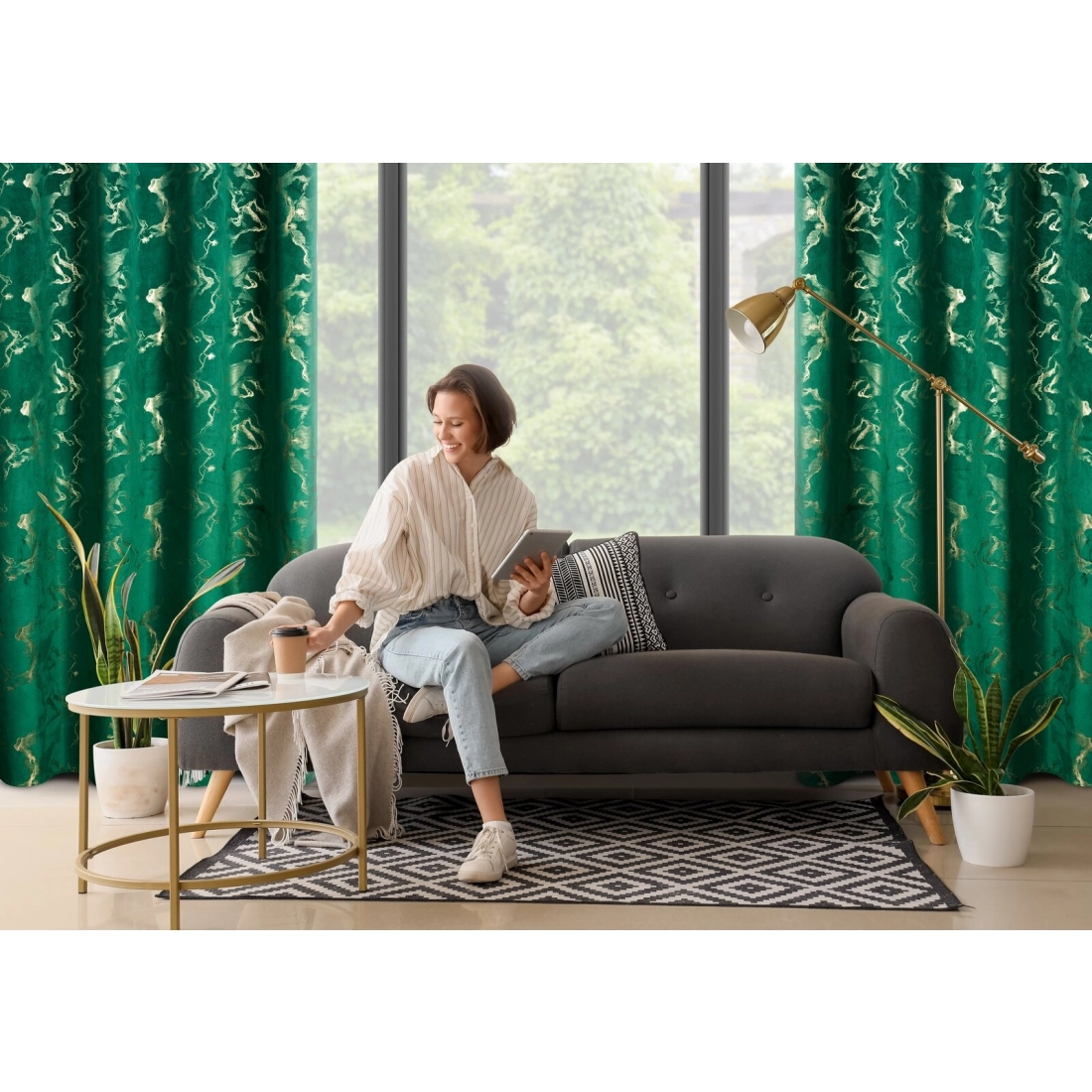 Závěs 140x250 cm sametový tmavě zelený šampaňský na kovové kroužky RAJA