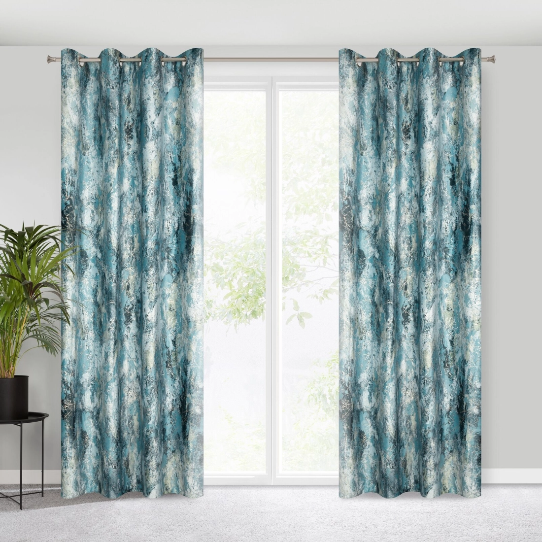 Záves 140x250 cm zamatový tyrkysový so strieborným vzorom na kovové krúžky MALIA