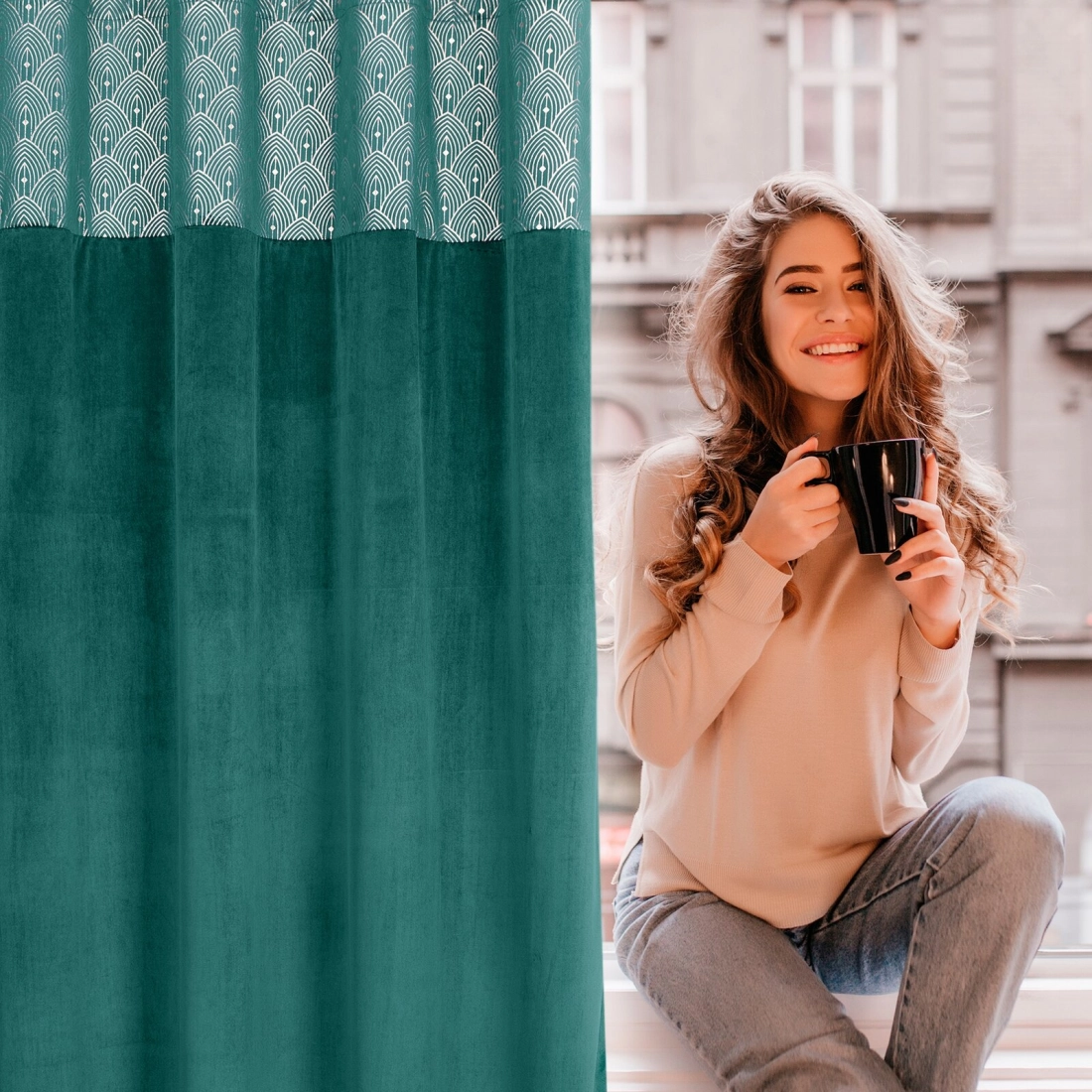 Záves 140x250 cm zamatový tyrkysový, zlatý na kovové krúžky AGNES - Design 91