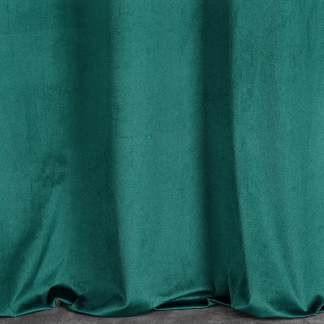 Záves 140x250 cm zamatový tyrkysový, zlatý na kovové krúžky AGNES - Design 91