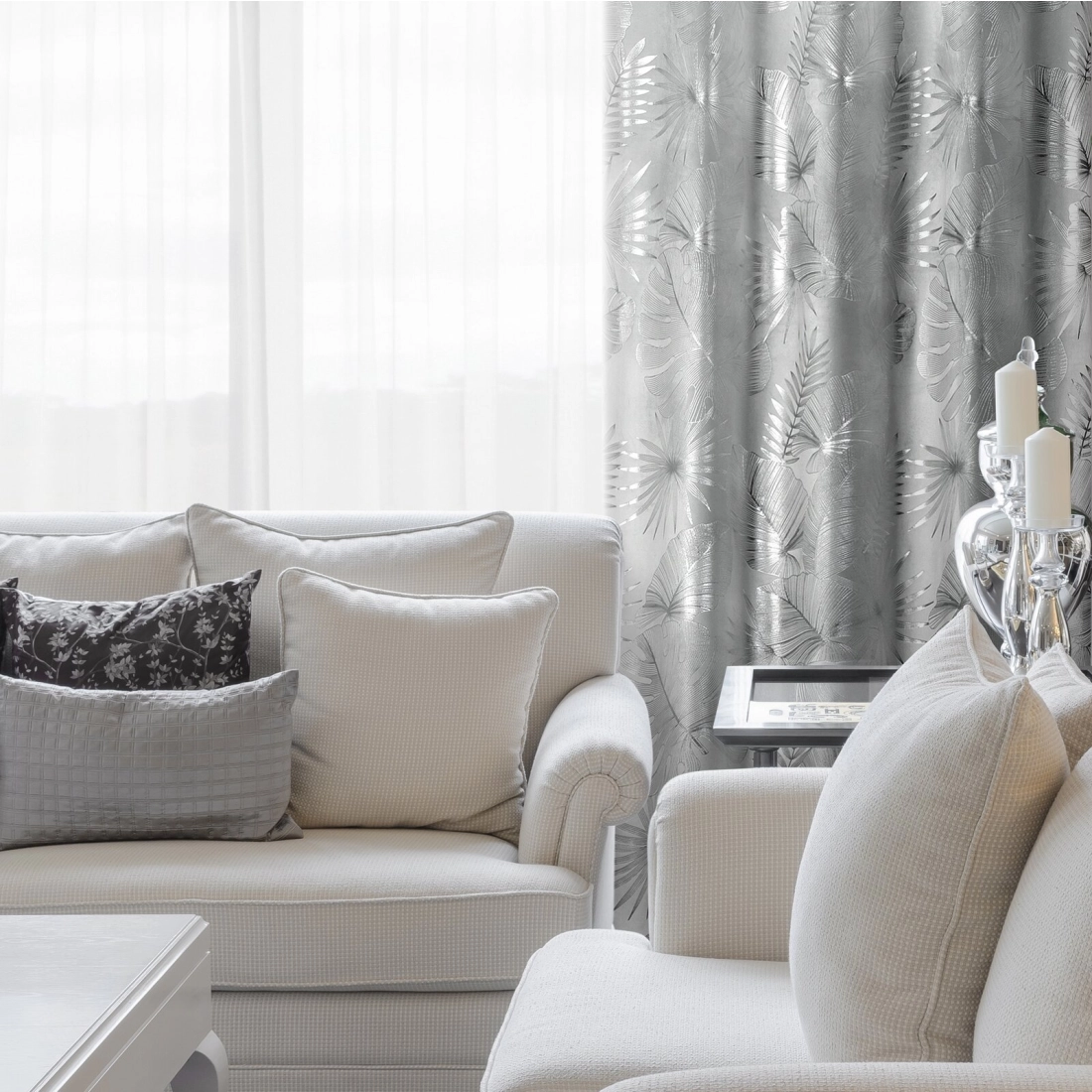 Záves 140x250 cm zamatový velúrový biely strieborný na kovové krúžky ZARIA