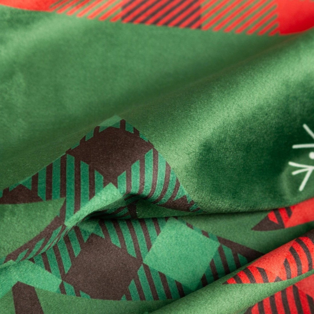 Záves 140x250 cm zamatový zelený červený na kovové krúžky FELIKS