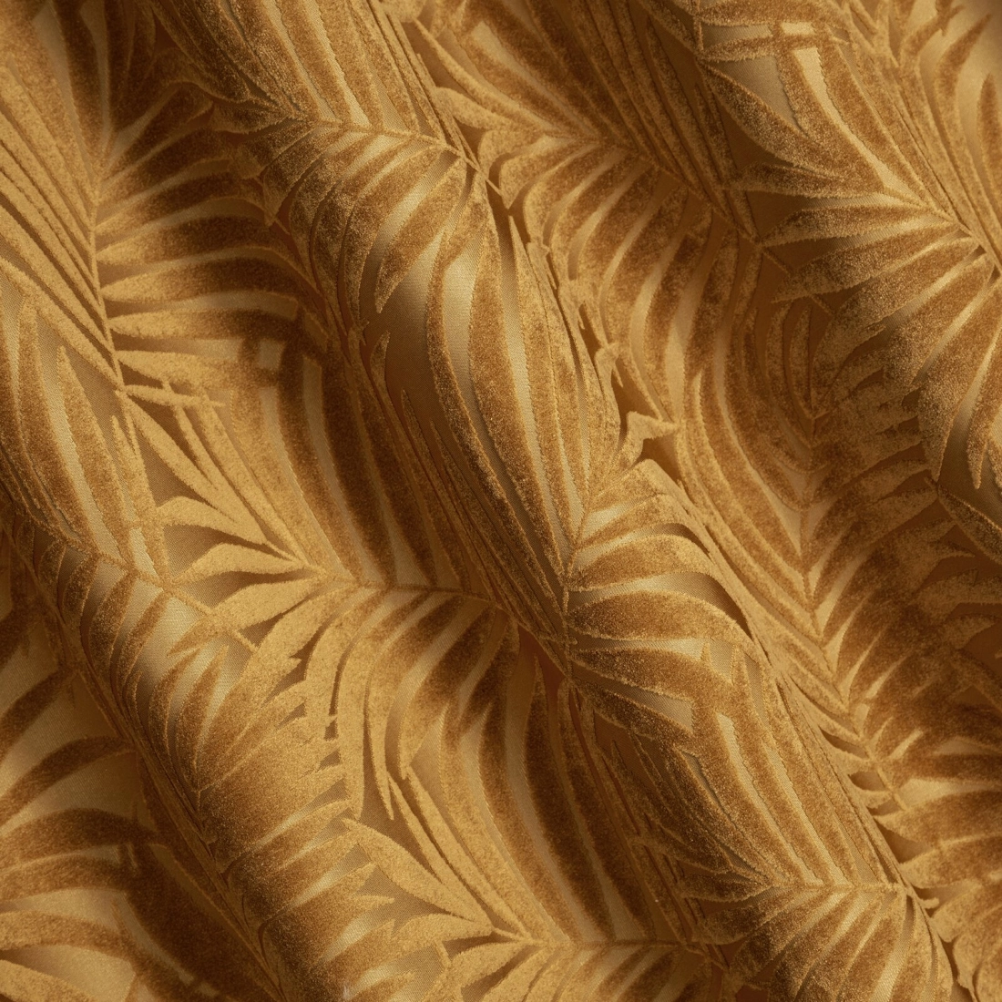 Záves 140x250 cm zamatový zlatistý na kovové krúžky LIVIA