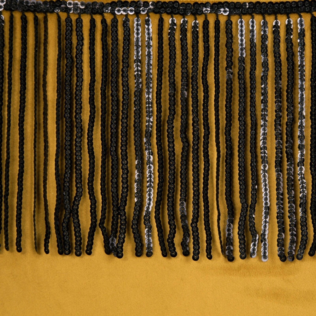 Záves 140x250 cm zamatový zlatý, čierny na kovové krúžky JASPER