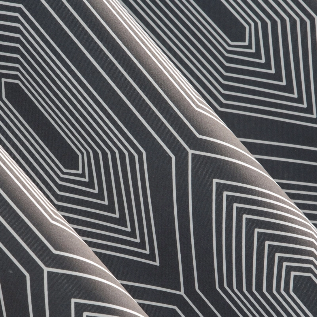 Záves 140x250 cm zatemňovací grafitový, biely na kovové krúžky DIADEM