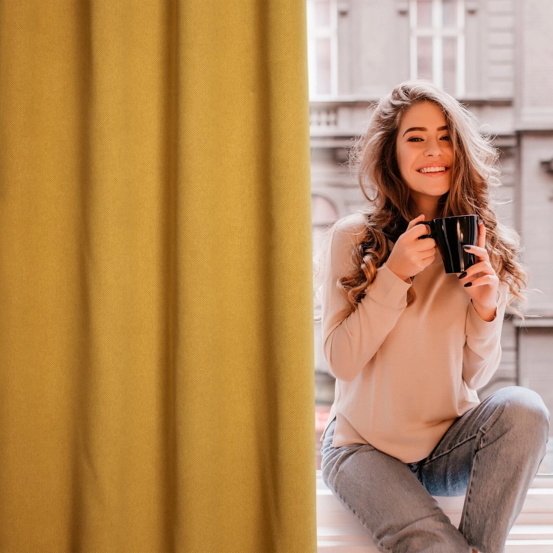 Závěs 140 x 250 cm zatemňovací medový na kovové kroužky AMARO