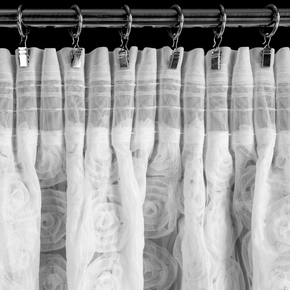 Záves 140x270 cm biely zamatový na riasiacu pásku ROSES1 Eva Minge