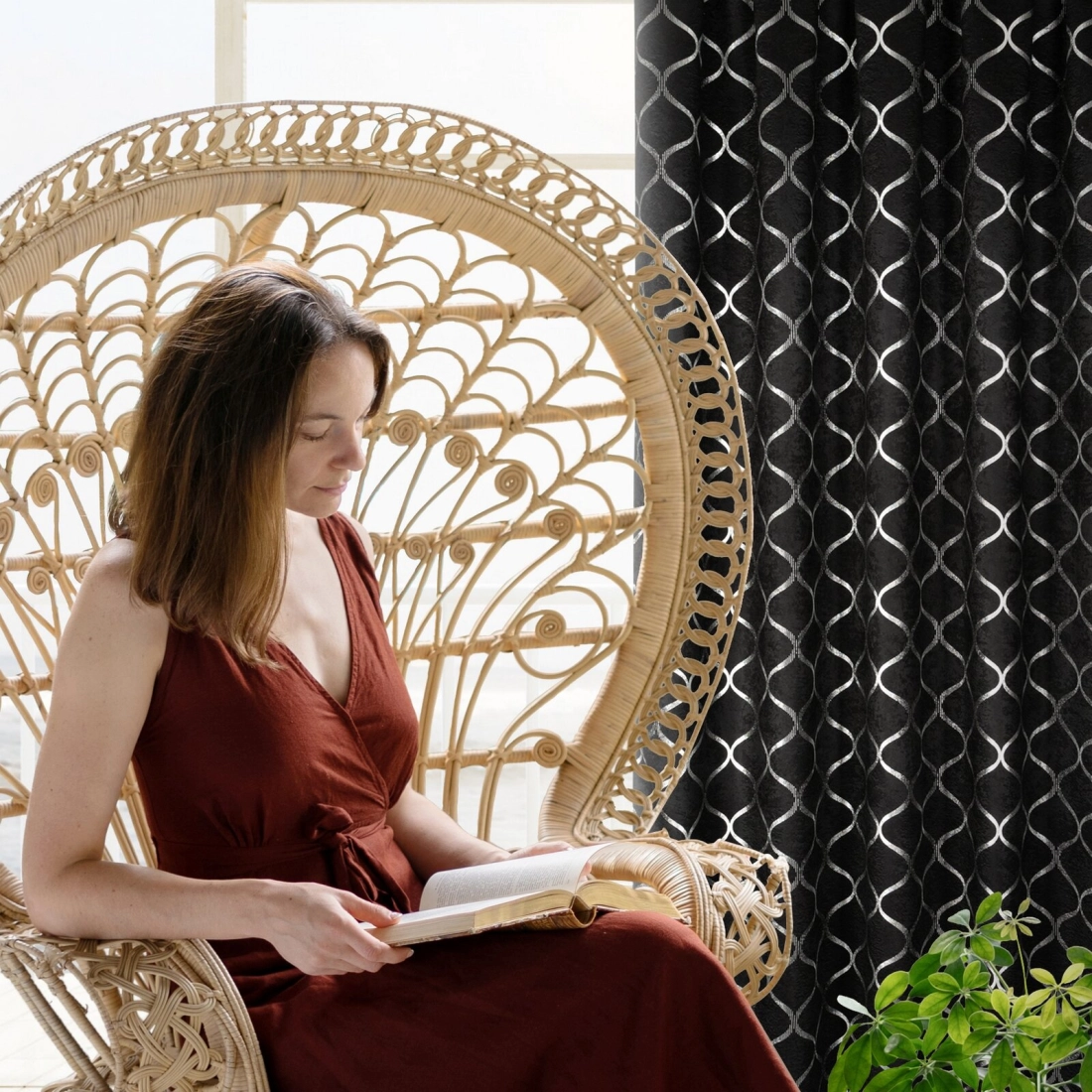 Záves 140x270 cm čierny, strieborný zatemňujúci na riasiacu pásku MILI