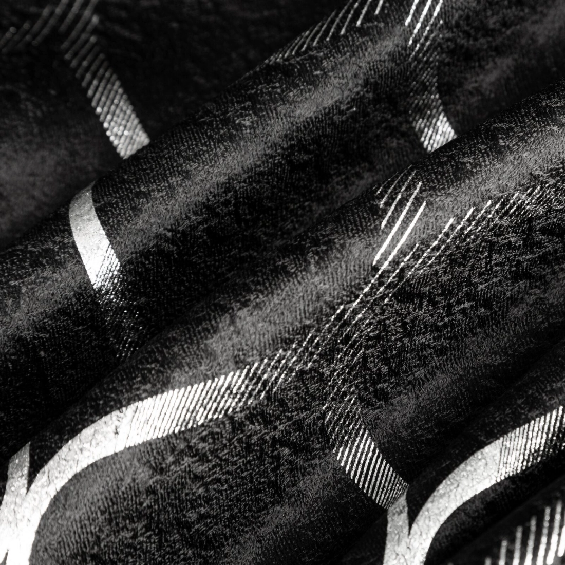 Záves 140x270 cm čierny, strieborný zatemňujúci na riasiacu pásku MILI