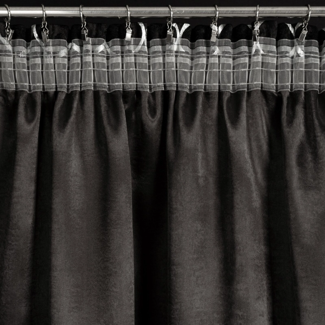 Záves 140x270 cm čierny, strieborný zatemňujúci na riasiacu pásku MILI