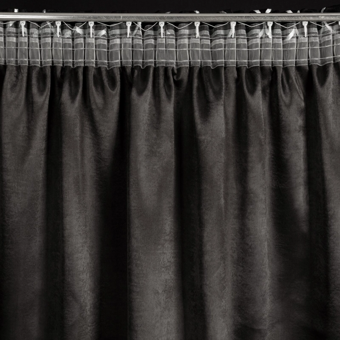 Záves 140x270 cm čierny, strieborný zatemňujúci na riasiacu pásku MILI