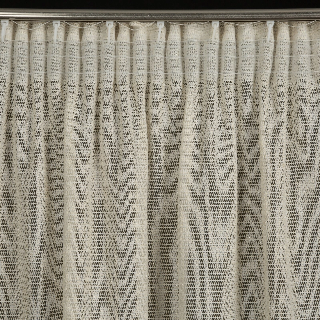 Záves 140x270 cm krémový z jemnej sieťoviny s lesklou niťou na riasiacu pásku EMILIA kolekcia FIORE