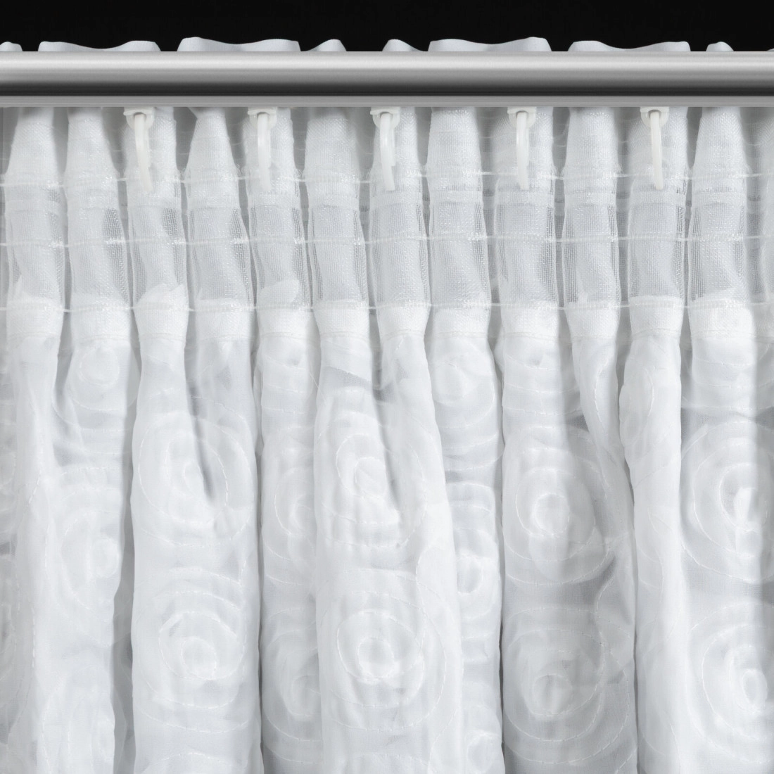 Záves 140x270 cm šifónový biely s ružami 3D na riasiacu pásku ROSES Eva Minge