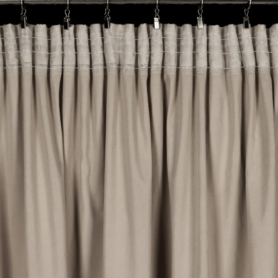 Záves 140x270 cm zamatový béžový na riasiacu pásku FELIS