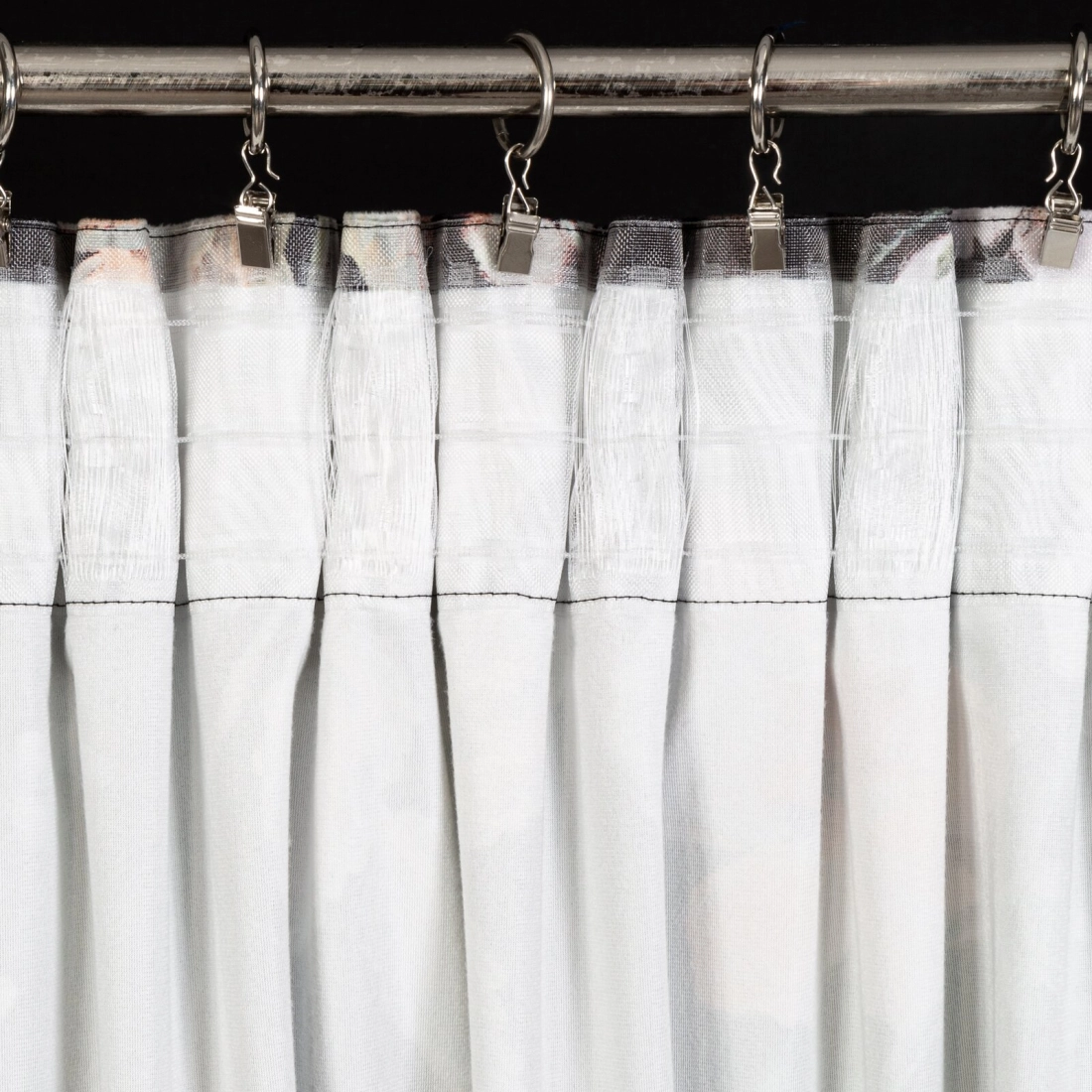 Záves 140x270 cm zamatový čierno-hnedý s kvetinovým vzorom na riasiacu pásku ALANI