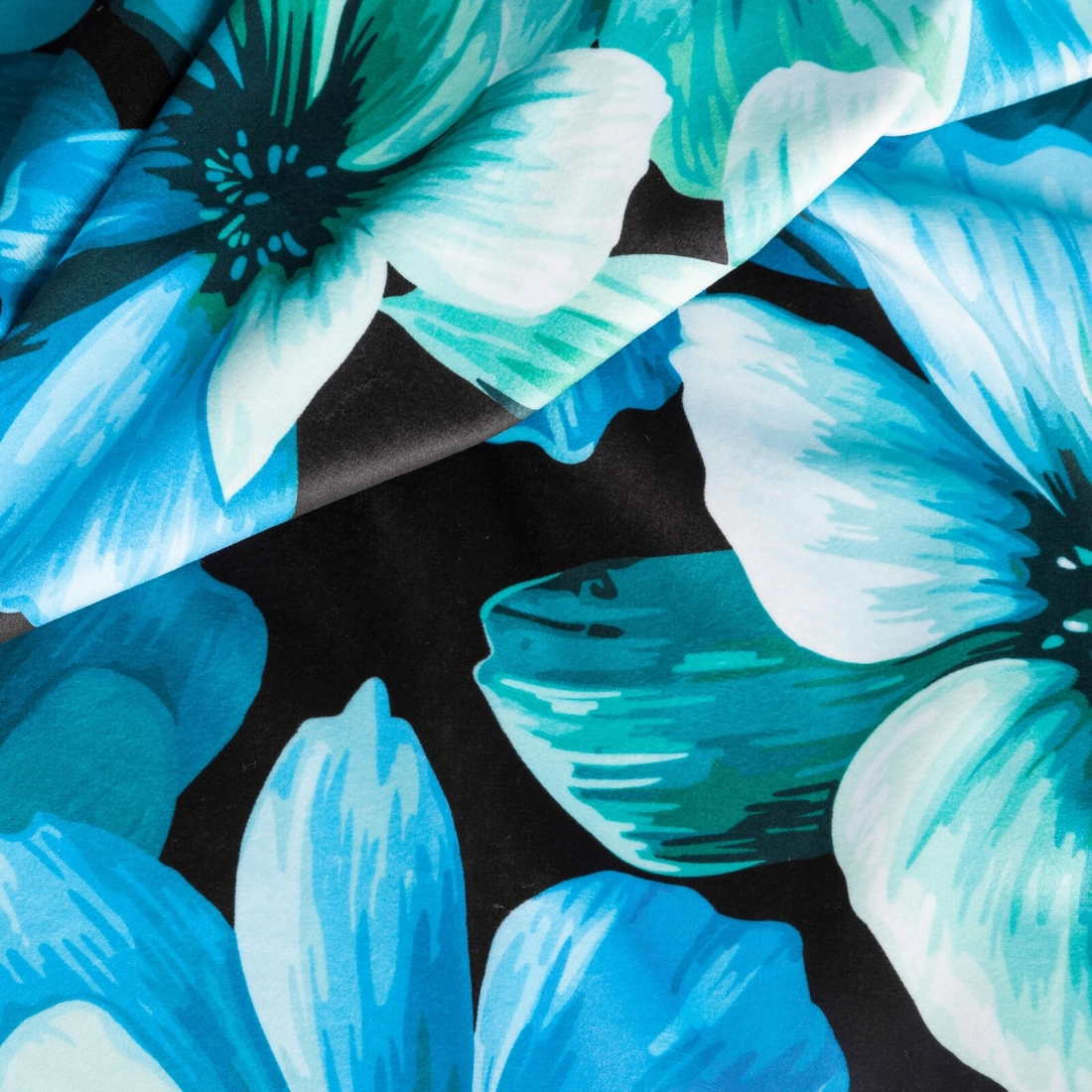 Záves 140x270 cm zamatový čierno-modrý na riasiacu pásku KLEO