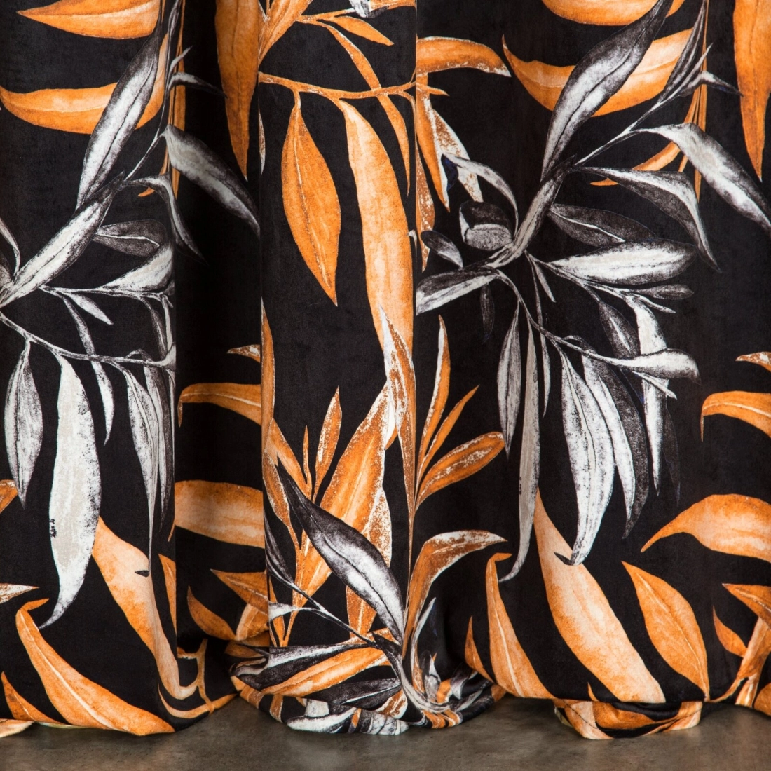 Záves 140x270 cm zamatový čierny, hrdzavý na riasiacu pásku ZOJA - Pierre Cardin