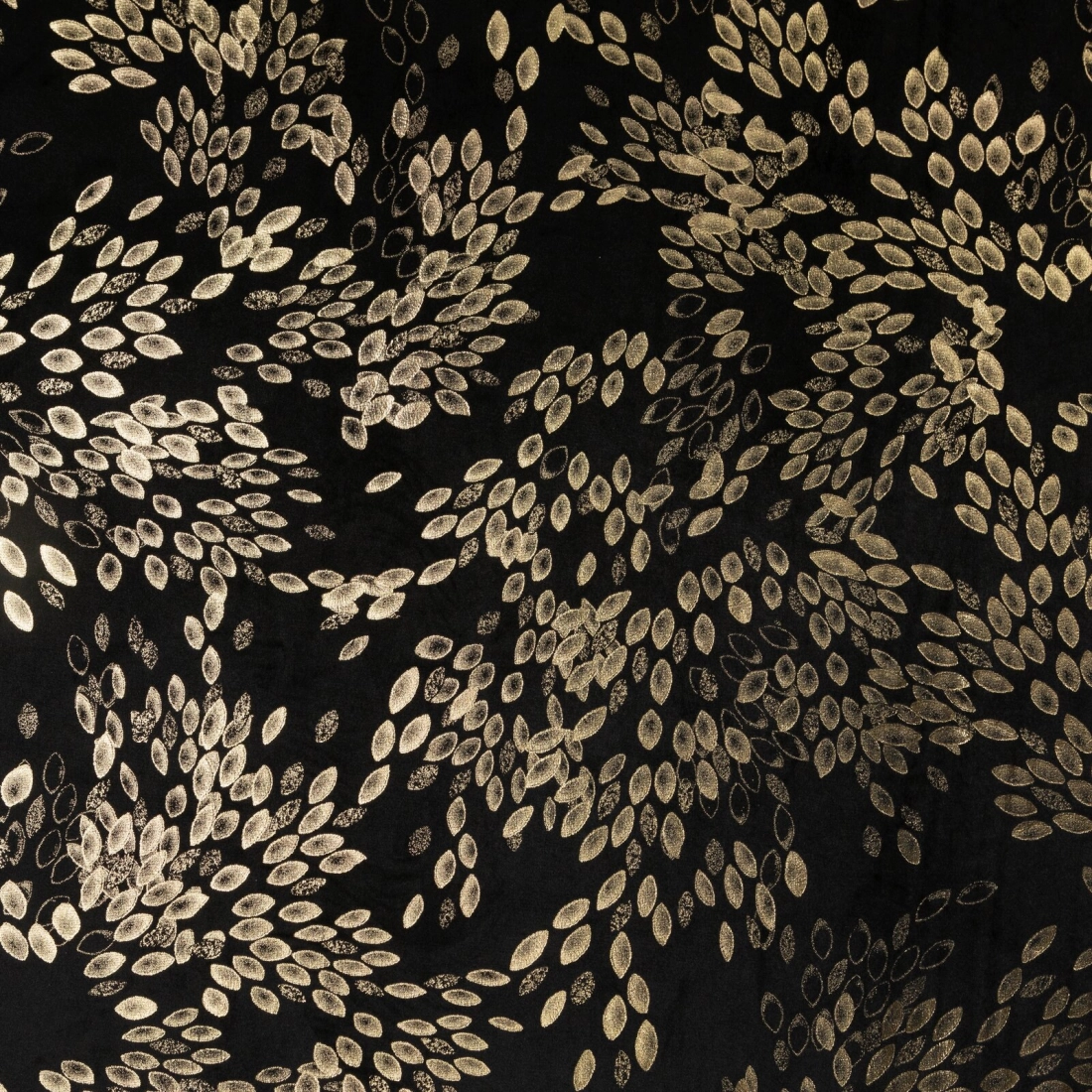 Záves 140x270 cm zamatový čierny s potlačou listov na riasiacu pásku FELIS