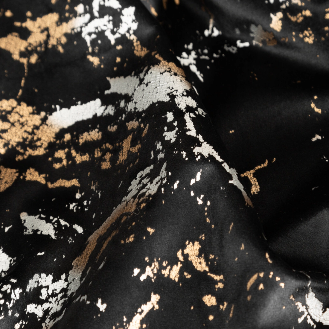 Záves 140x270 cm zamatový čierny so vzorom mramoru na riasiacu pásku DORI