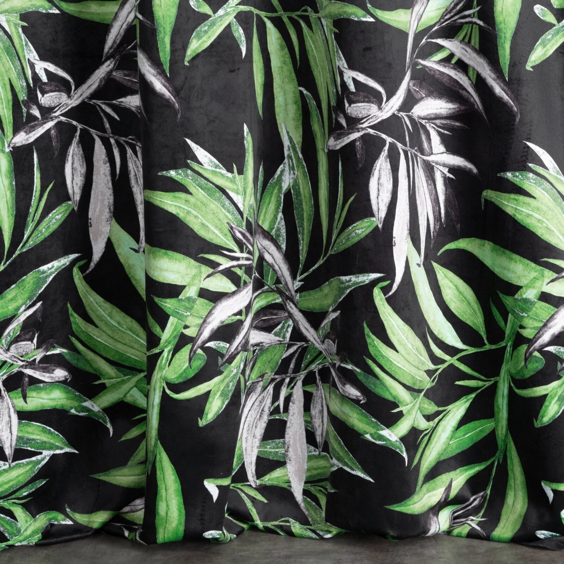 Záves 140x270 cm zamatový čierny, zelený na riasiacu pásku ZOJA - Pierre Cardin