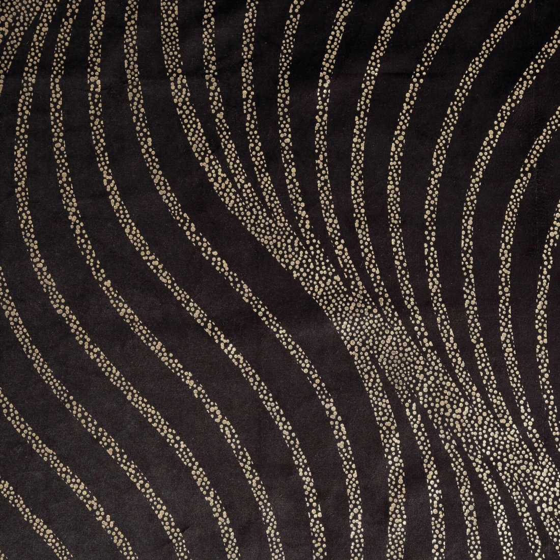 Závěs 140 x 270 cm sametový černý, zlatý na řasicí pásku VICTORIA 3 - Limited Collection