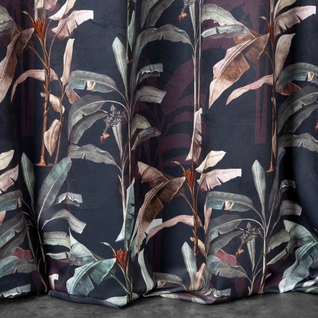 Záves 140x270 cm zamatový grafitový na riasiacu pásku NICOL