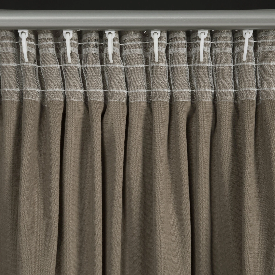 Záves 140x270 cm zamatový hnedý šampanský na riasiacu pásku INGRID