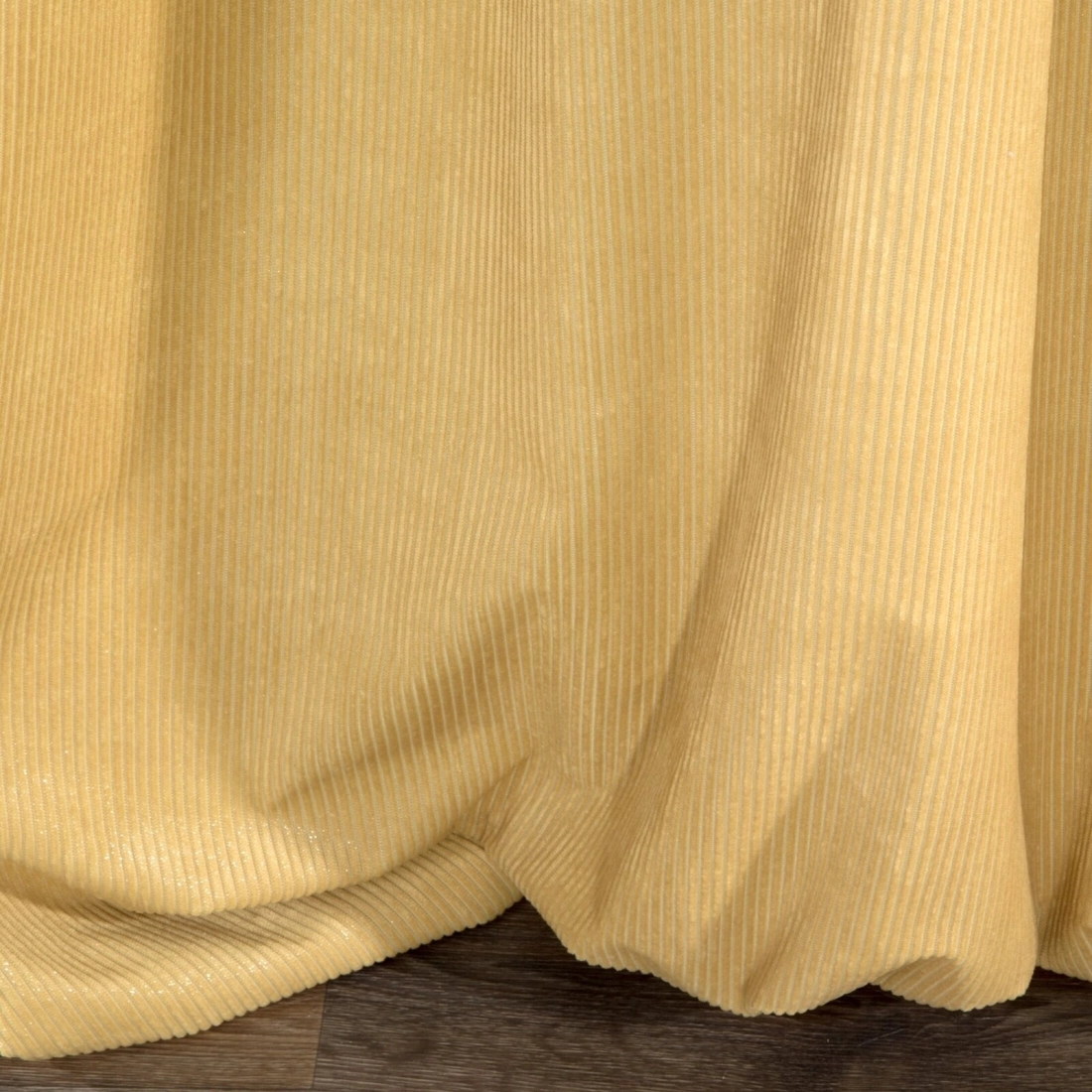 Závěs 140 × 270 cm sametový hořčicový na kovových kroužcích CLARISA Diva Line