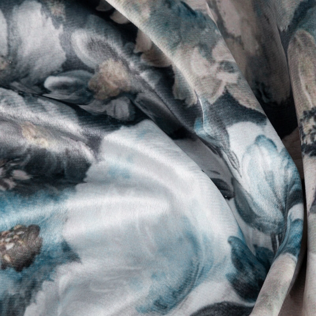 Záves 140x270 cm zamatový krémový, modrý na riasiacu pásku LUCIA