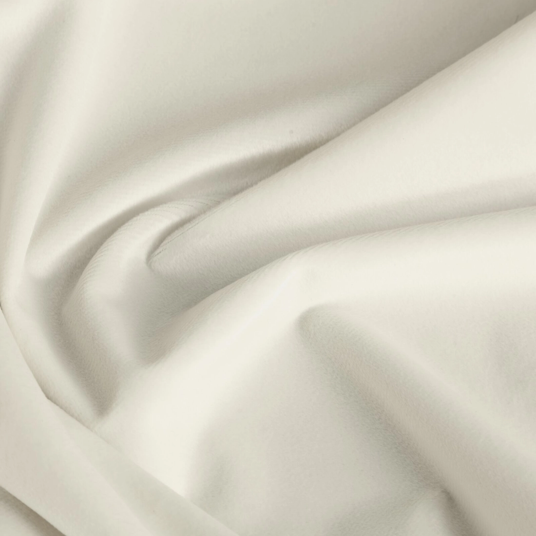 Záves 140x270 cm zamatový krémový na kovové krúžky ANTARA