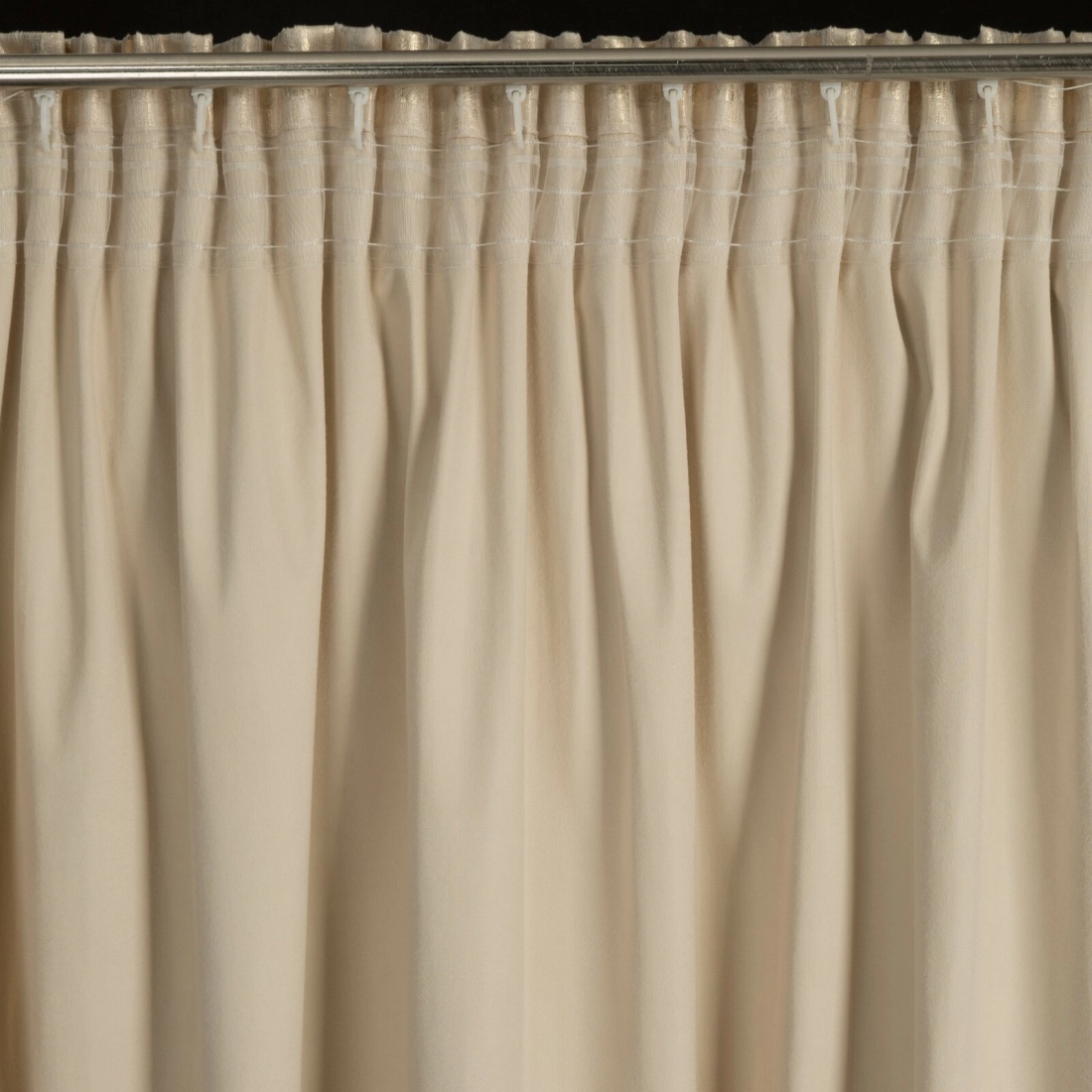 Záves 140x270 cm zamatový krémový šampanský na riasiacu pásku EMILA