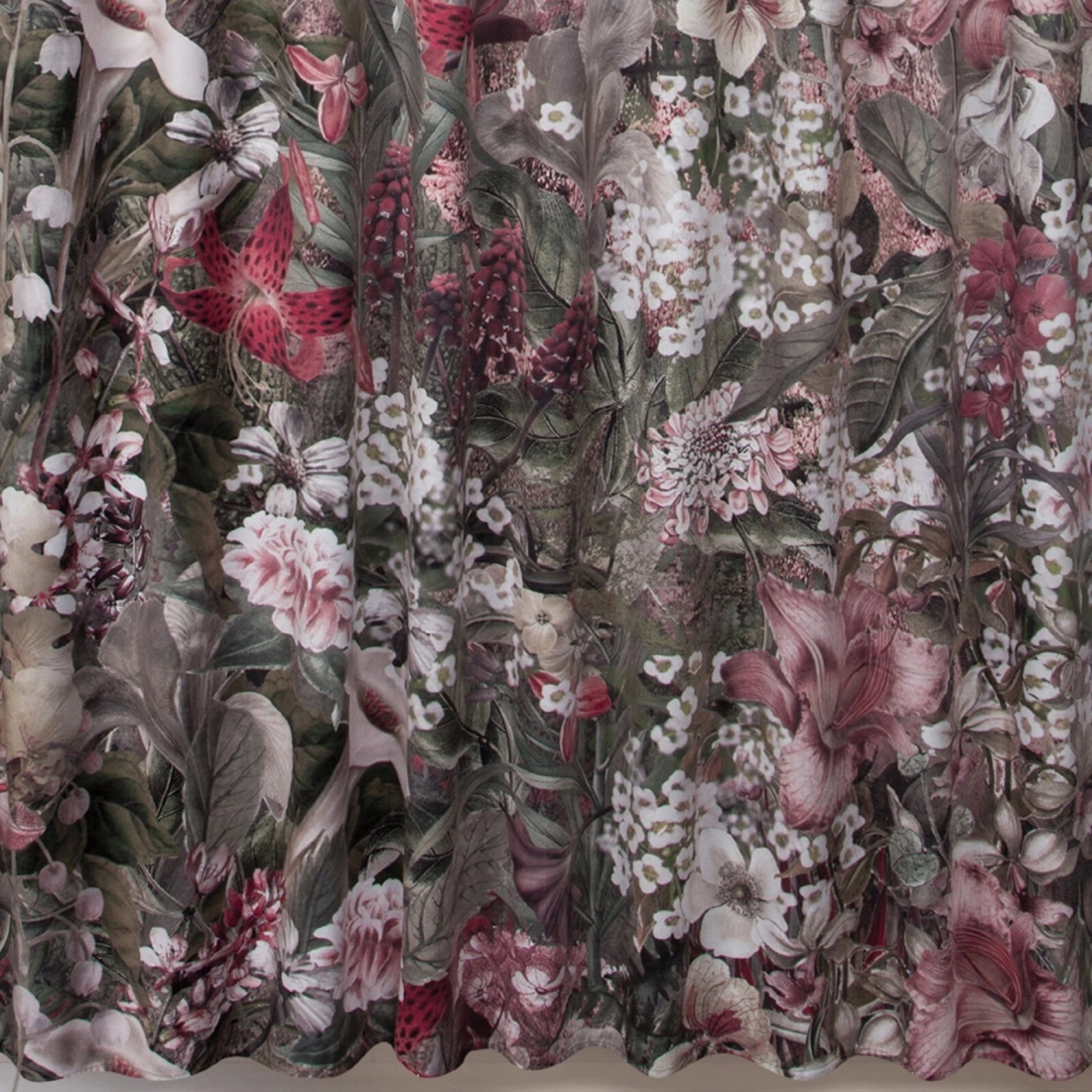 Závěs 140 x 270 cm sametový šedobéžový, růžový na řasicí pásku GLORY