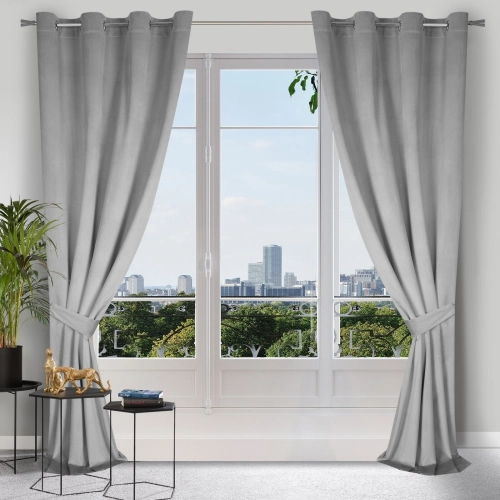 Závěs 140 x 270 cm sametový stříbrný na kovových kroužcích CARMEN