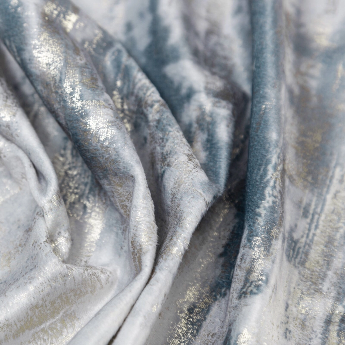 Záves 140x270 cm zamatový strieborný sivý na riasiacu pásku TINA