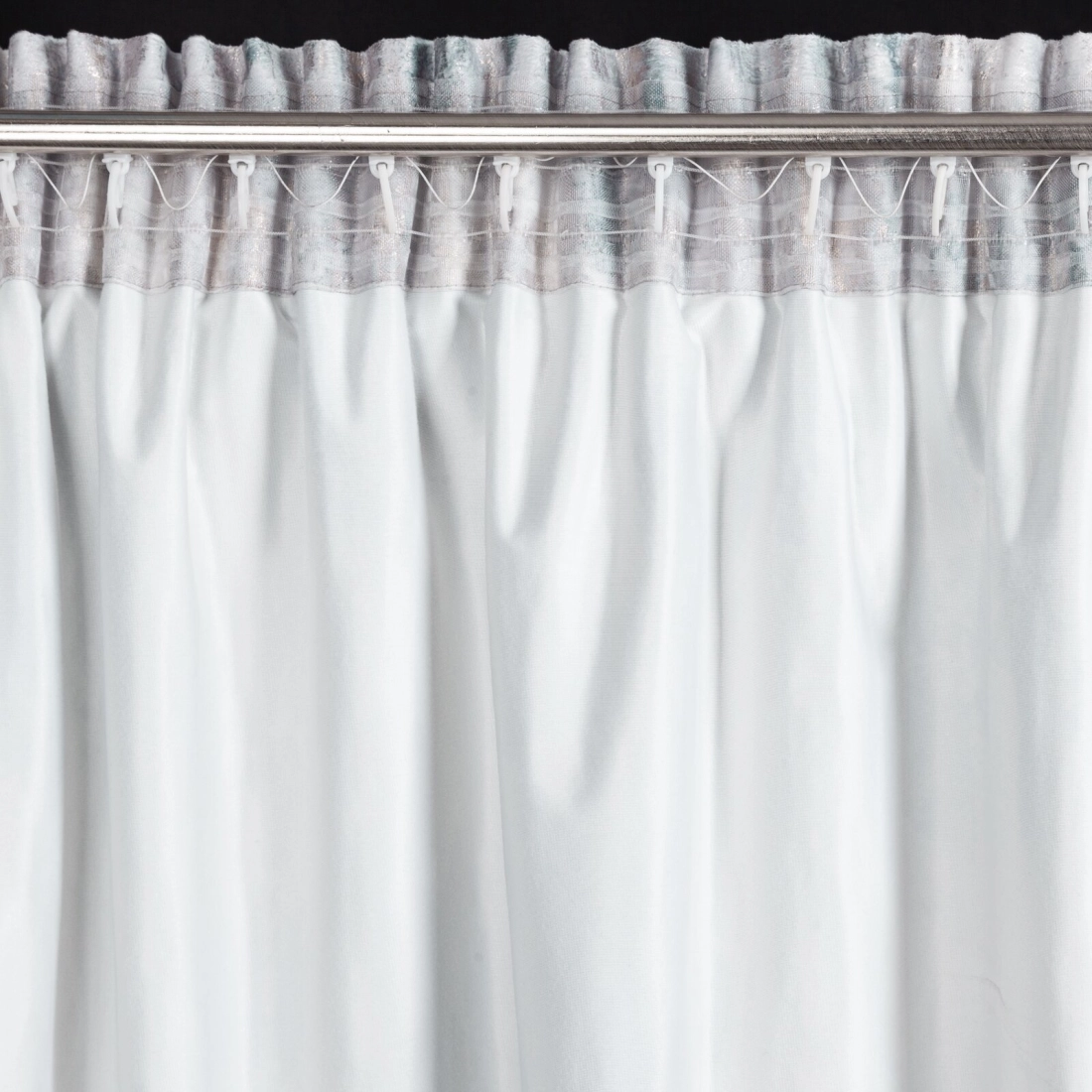 Záves 140x270 cm zamatový strieborný sivý na riasiacu pásku TINA