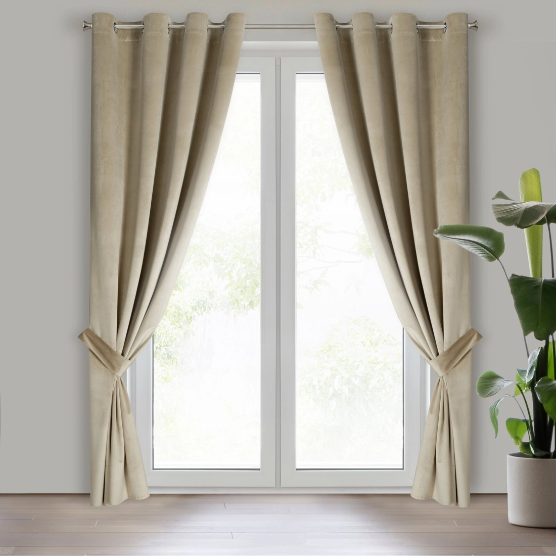 Závěs 140x270 cm sametový světle béžový na kovové kroužky ANTARA