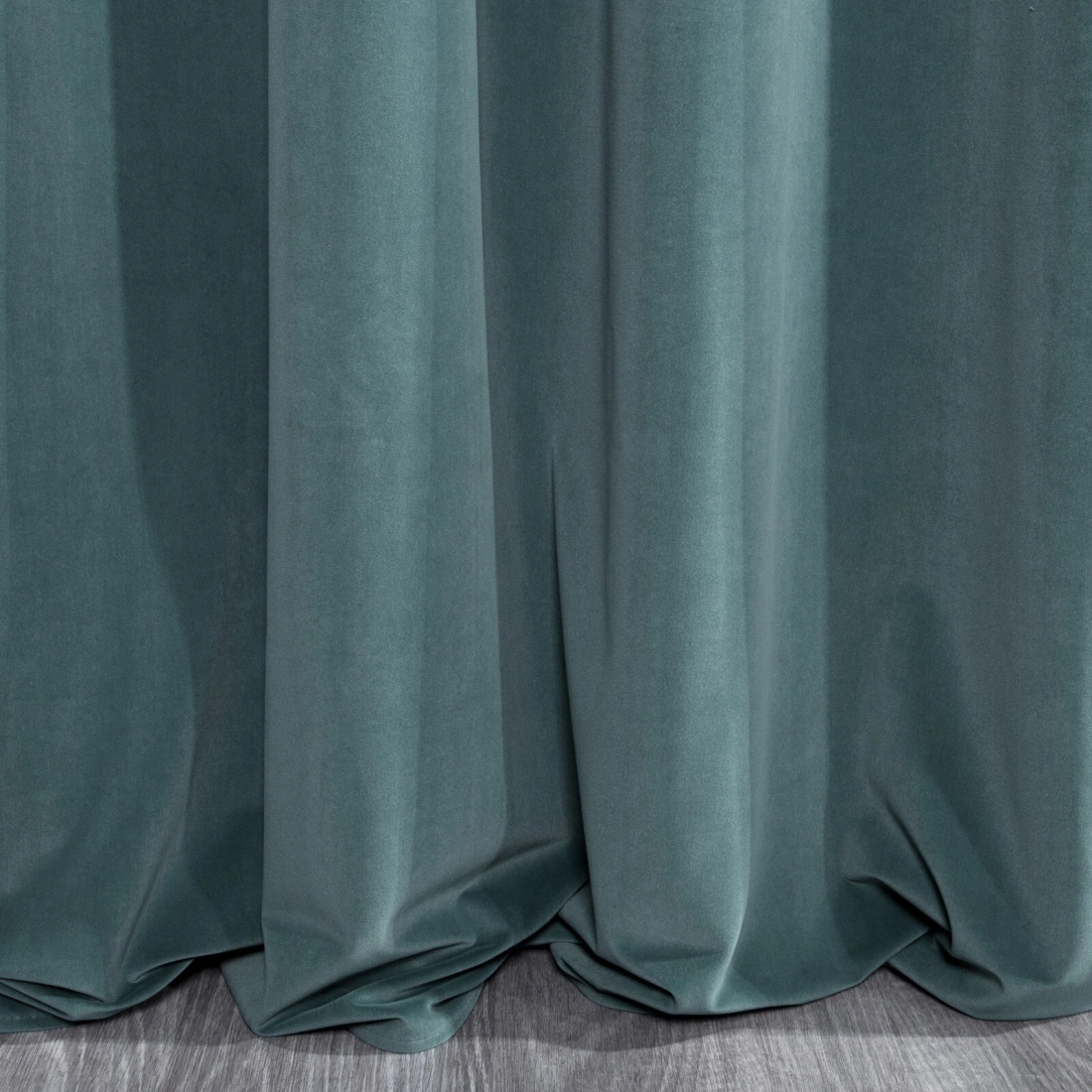 Záves 140x270 cm zamatový svetlomodrý na riasiacu pásku KRISTI