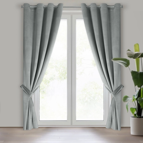 Záves 140x270 cm zamatový svetlosivý na kovové krúžky ANTARA