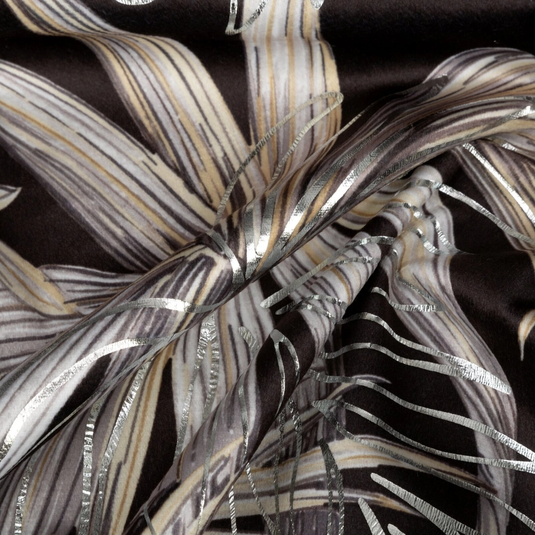 Záves 140x270 cm zamatový tmavohnedý so striebornými listami na riasiacu pásku RODOS