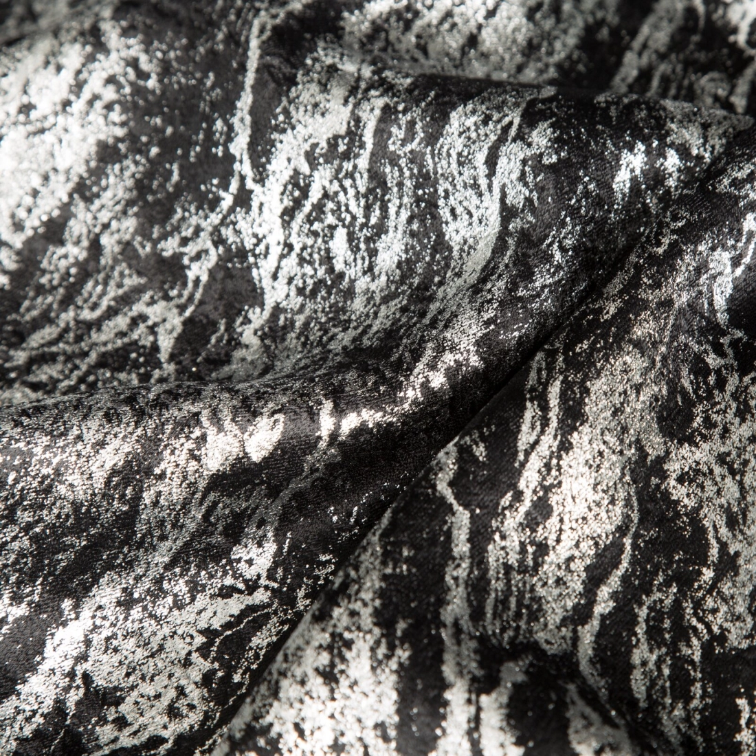 Záves 140x270 cm zatemňujúci čierno striebristý na riasiacu pásku ELISE