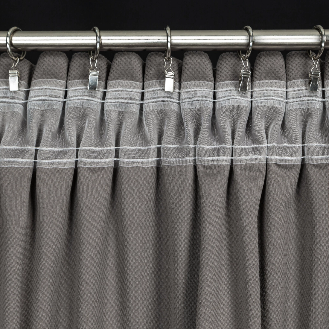 Záves 140x300 cm matný zamatový sivý na riasiacu pásku MILO