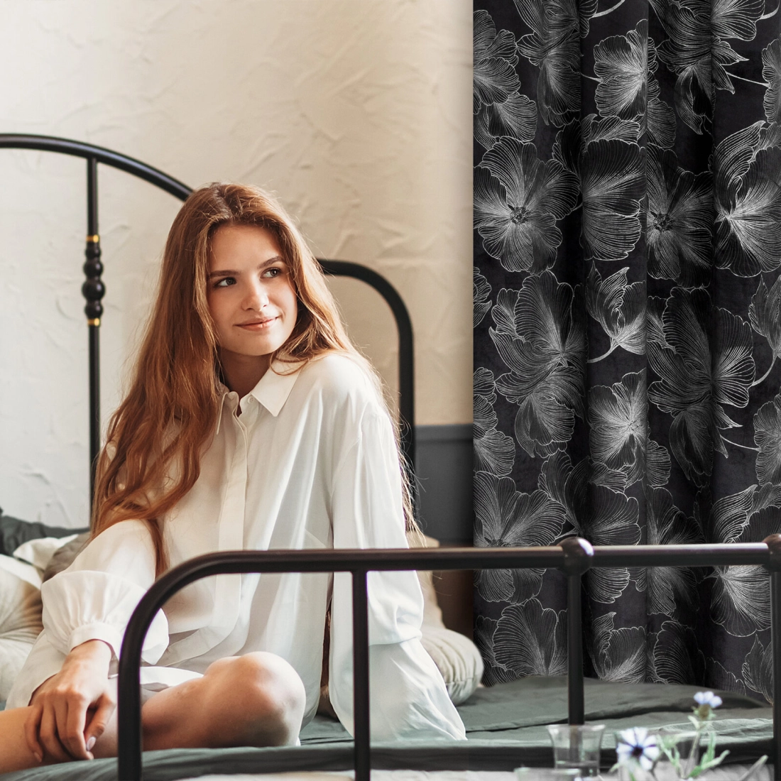 Záves 140x300 cm zamatový čierny strieborný na riasiacu pásku STELLA